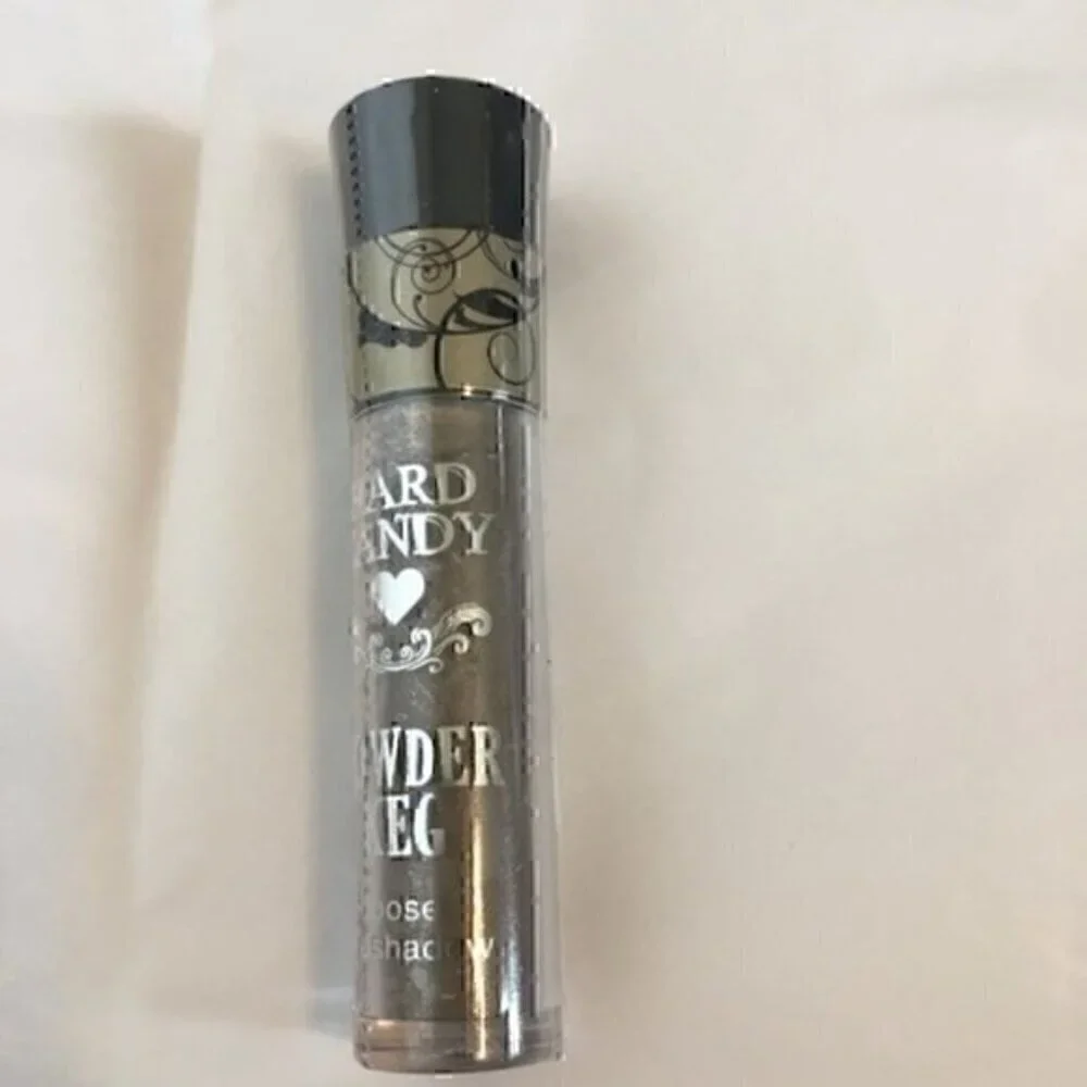 Hard Candy Powder Keg Eyeshadow Pigment in Dagger